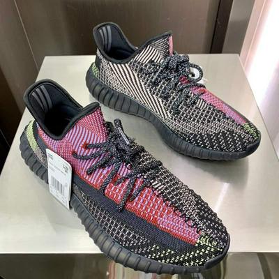 ADIDASYEEZYBOOSTV2YECHEILReflective冲破通例冲破性的配色情侣款批发