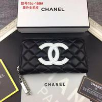 Chanel里外采用小羊皮绣菱形格单拉钱包