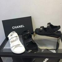 Chanel 延续经典小香特色 非常时尚凉鞋