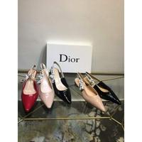 迪奥Dior 官网同步更新漆皮系列镀金五角星