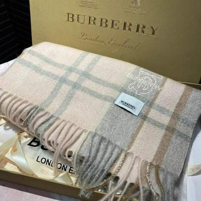 Burberry 巴宝莉 低调的奢侈感❗️极品柔美精英高手级别的时髦感批发