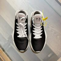 Y-3 潮男鞋香港专柜最新推出中高帮系带休闲鞋
