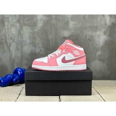 Nike 耐克 高版本AirJordan1Mid乔-中帮复古篮球运动鞋批发