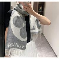 LV Louis Vuitton 路易威登 风靡全世界. 围巾