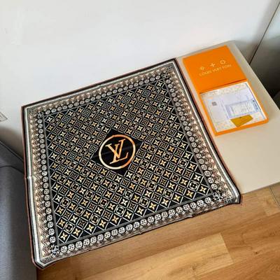 LV Louis Vuitton 路易威登 新款方巾批发