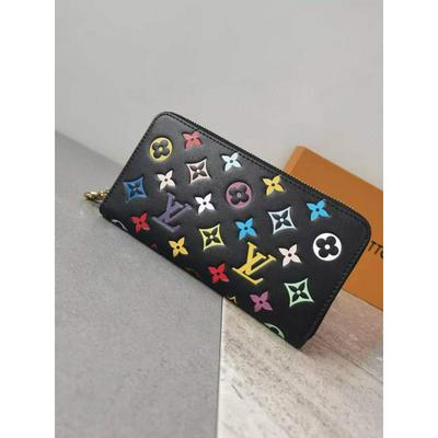 LV Louis Vuitton 路易威登 钱包采用蓬松小羊皮制成批发