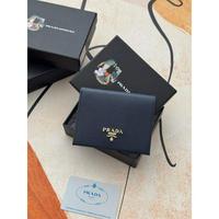 Prada 普拉达 同色大字母系列女士短夹