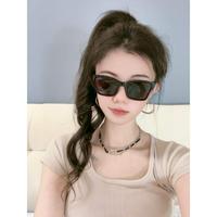 Chanel 香奈儿 太阳镜墨镜经典的方框设计
