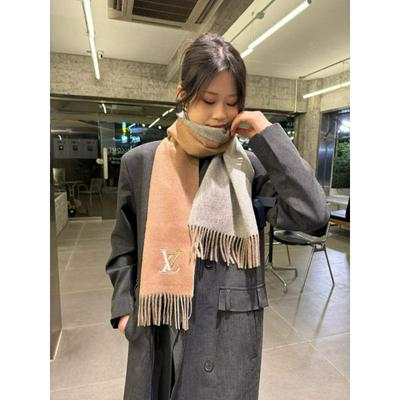 LV2025新款双面羔羊绒围巾出口订单喜批发