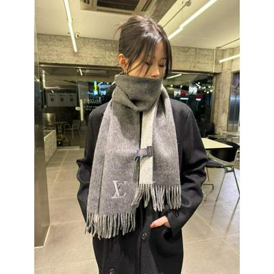 LV 2025新款双面羔羊绒围巾出口订单喜批发