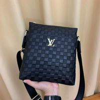 LV Louis Vuitton 路易威登 新品Lv斜挎包意大利进口牛皮顶级货精钢五金