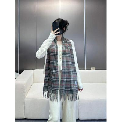 2025年重磅推荐巴宝莉官网最新款格纹战马顶批发