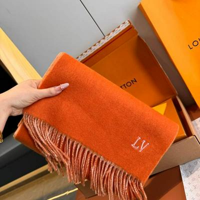 LV2025新款双面羔羊绒围巾出口订单喜批发