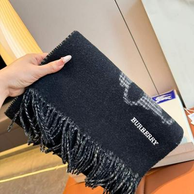Burberry年度最新款泰迪熊系列羊绒围批发