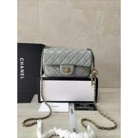 Chanel 香奈儿 大号灰色Chanel 爆款金属cfmini口盖包