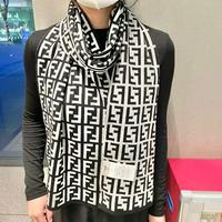Fendi 芬迪 经典FF字母素围巾专柜也是刚上架的好玩意